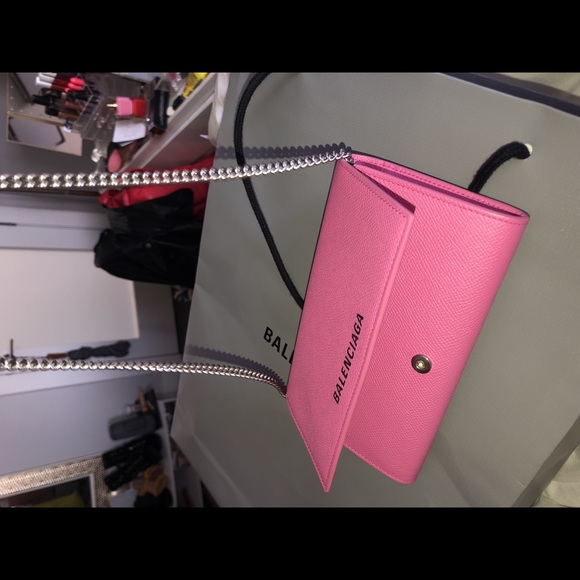 Previous listing didn’t sale - Balenciaga Pink Chain Wallet - Picture 7 of 9